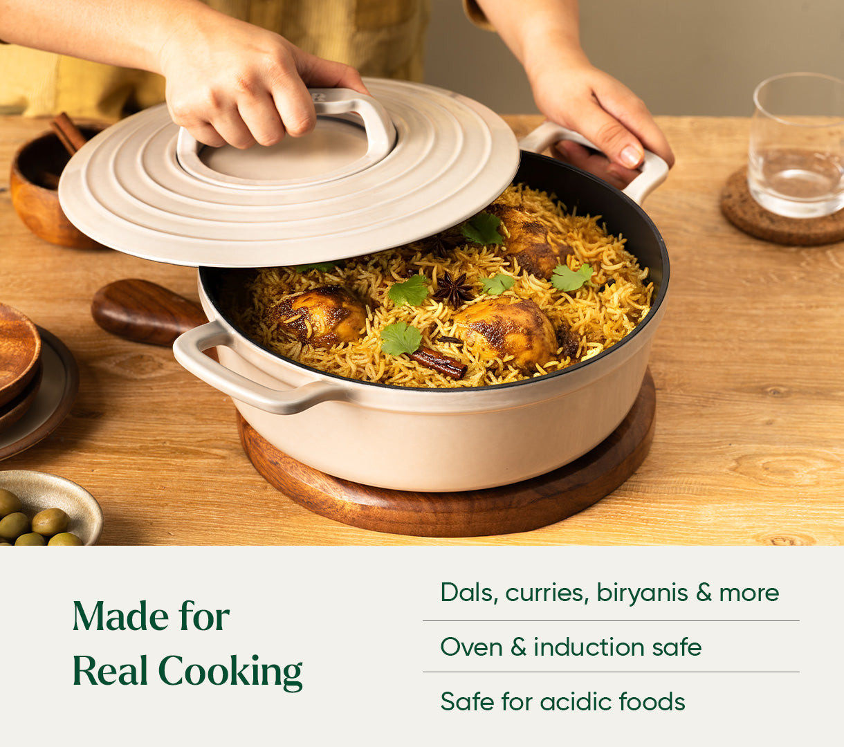 TitaniumClad™  Cast Iron Dutch Oven 27cm - Almond