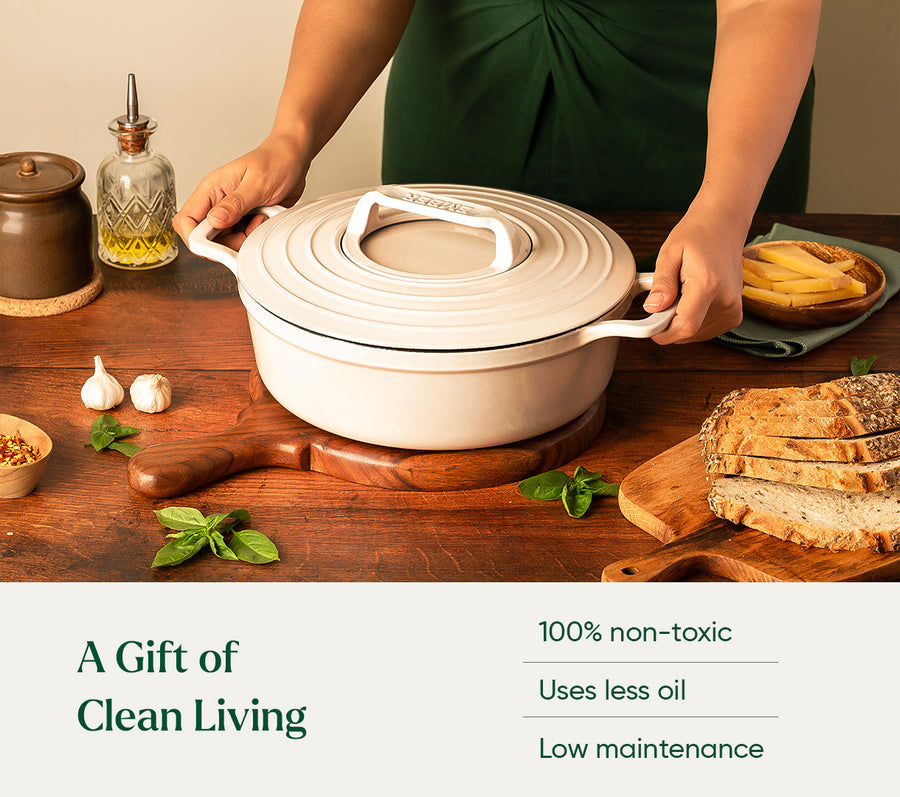 TitaniumClad™  Cast Iron Dutch Oven 27cm - Almond