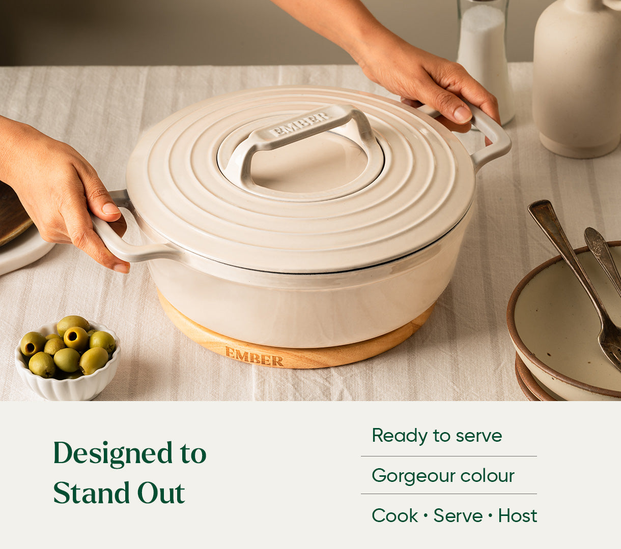 TitaniumClad™  Cast Iron Dutch Oven 27cm - Almond