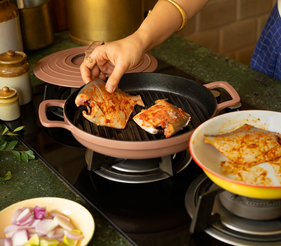 Cooks with less oil