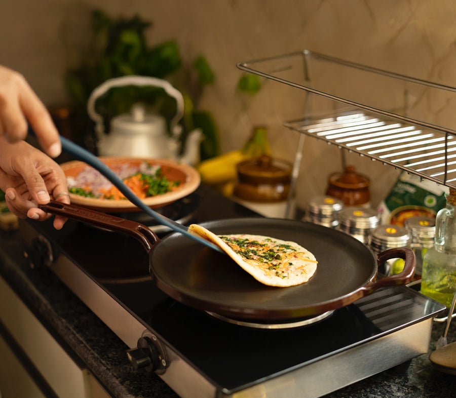 Uses Less Oil. Cooks Better.